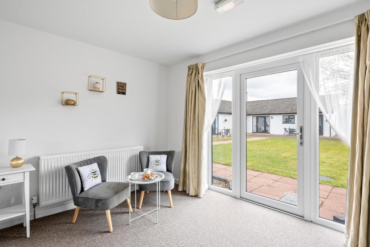 Number 5 - Lytton Tree Lodge, Reydon, Southwold Eksteriør billede